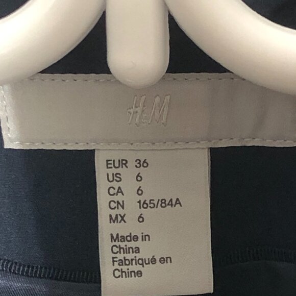 H&M Navy blue fitted blazer - Size 6 - Picture 3 of 7